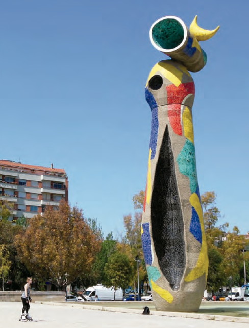 ‘Mujer y pájaro’ en el Parque Joan Miró de Barcelona.