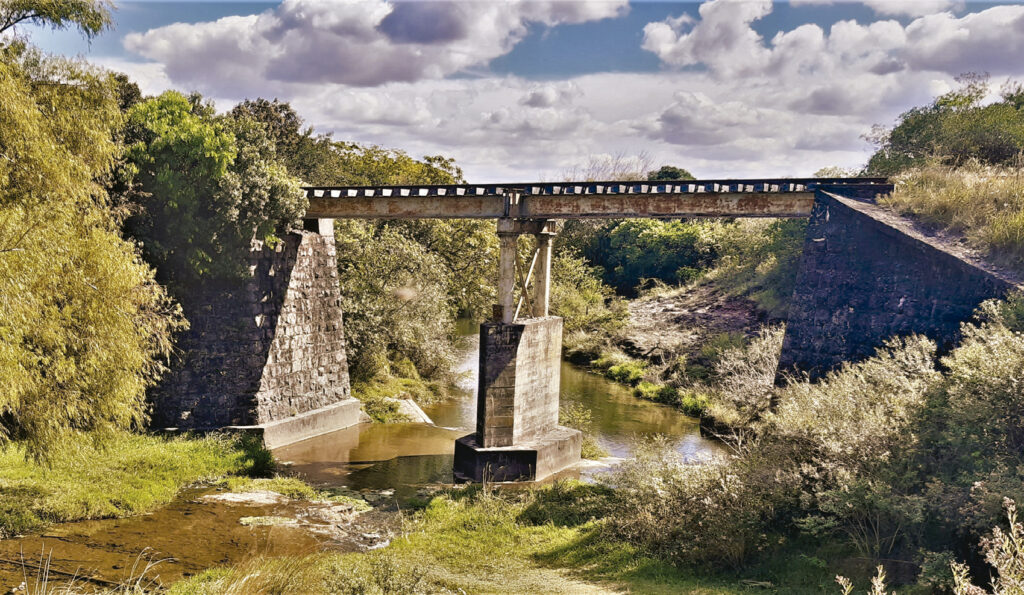 Puente camino a Saladero de Guaviyú.
