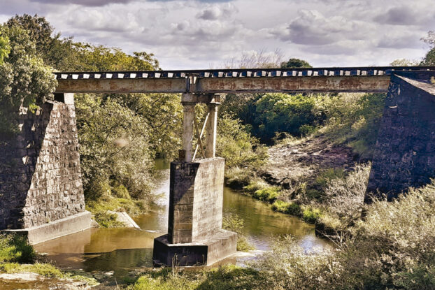 Puente camino a Saladero de Guaviyú.